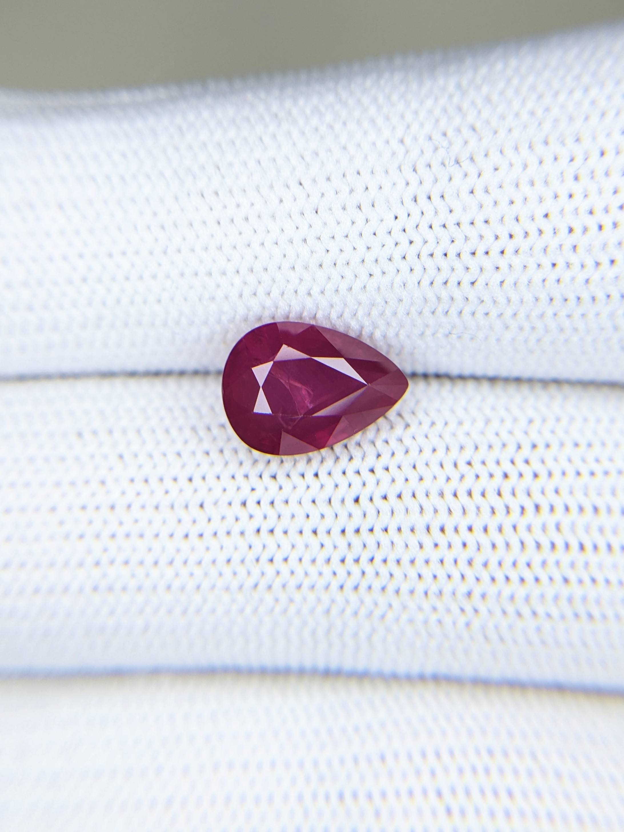 RUBY Pear: 3.57ct