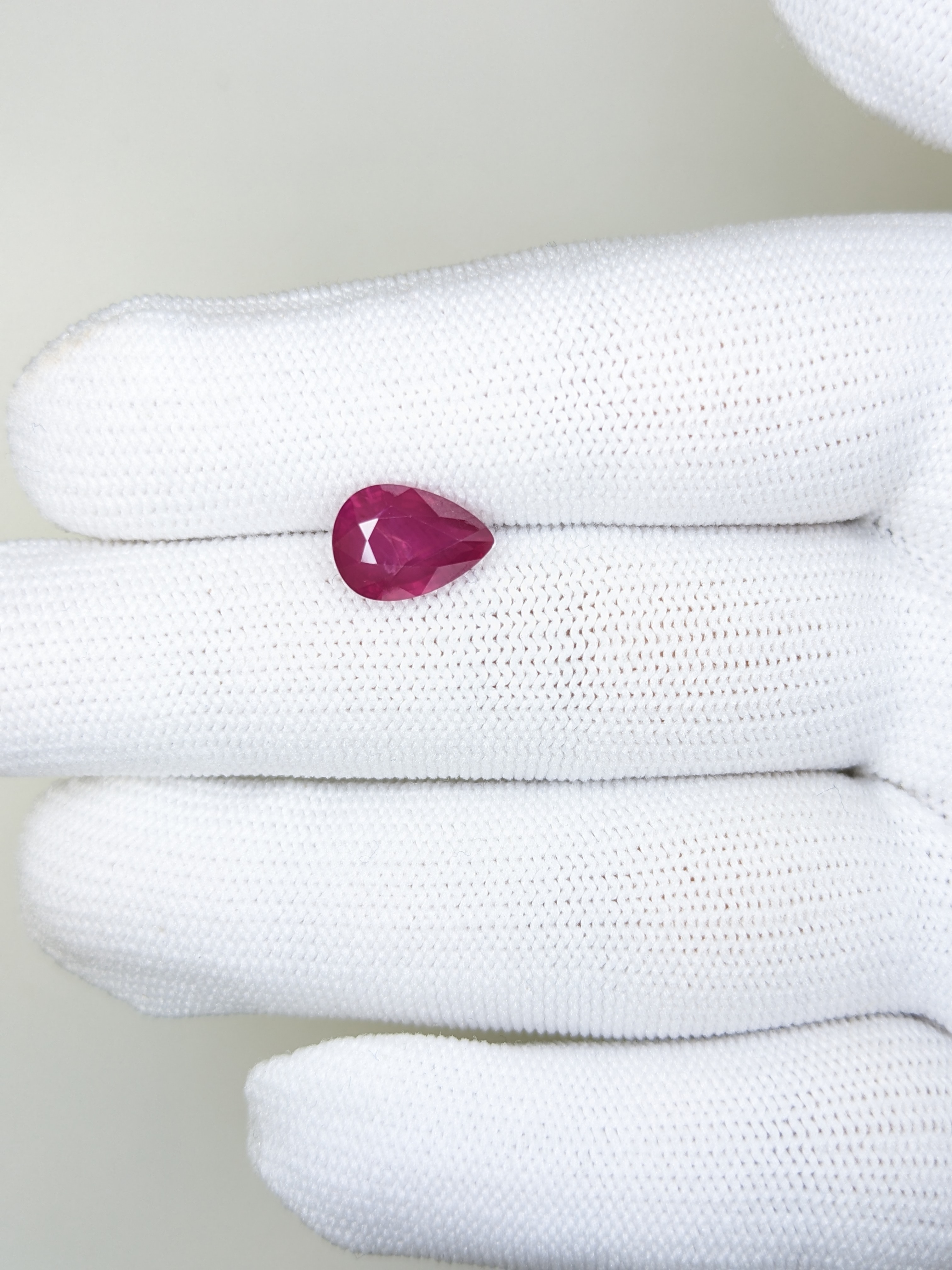 RUBY Pear: 3.57ct