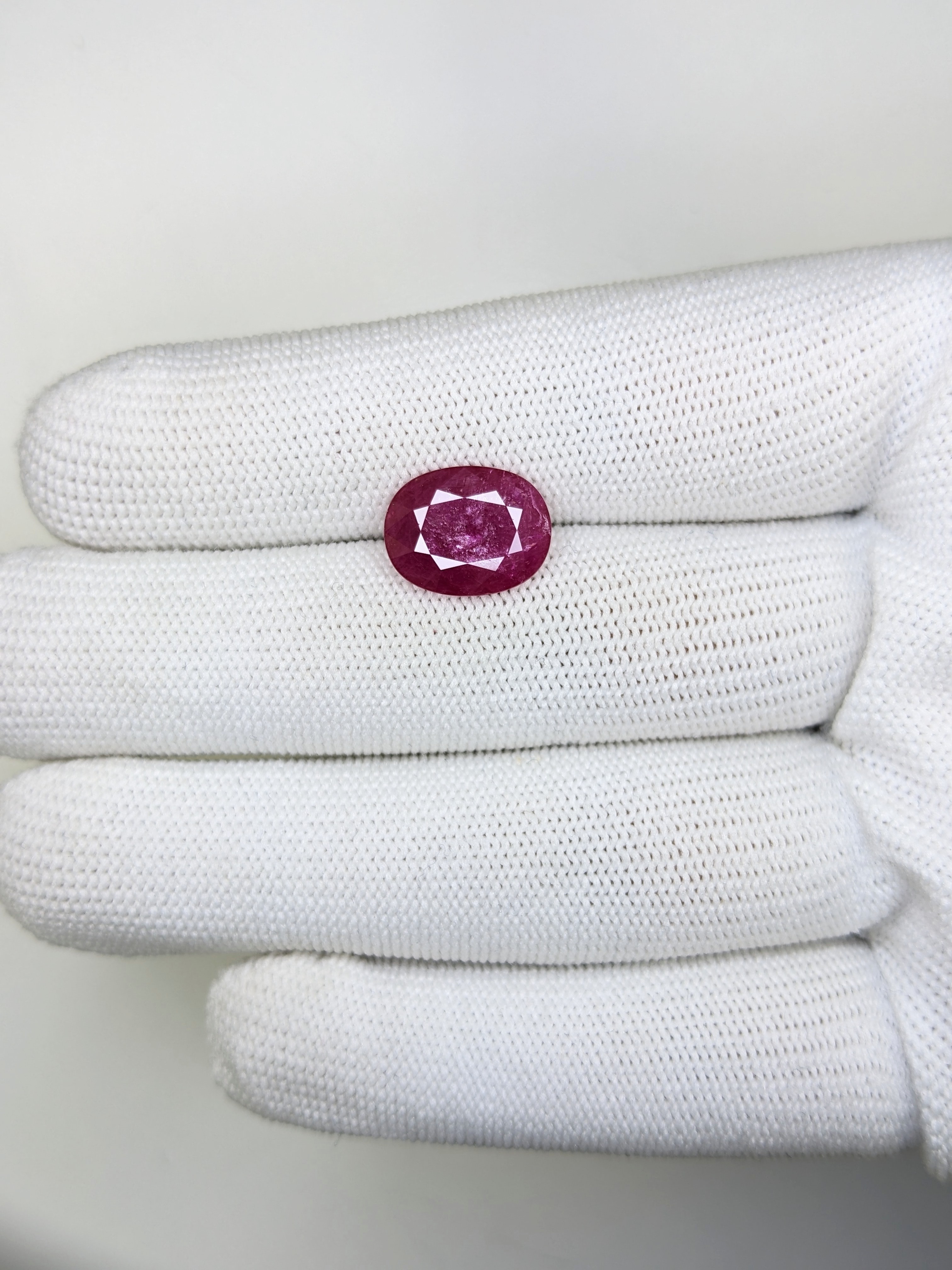 Ruby Oval: 5.01ct
