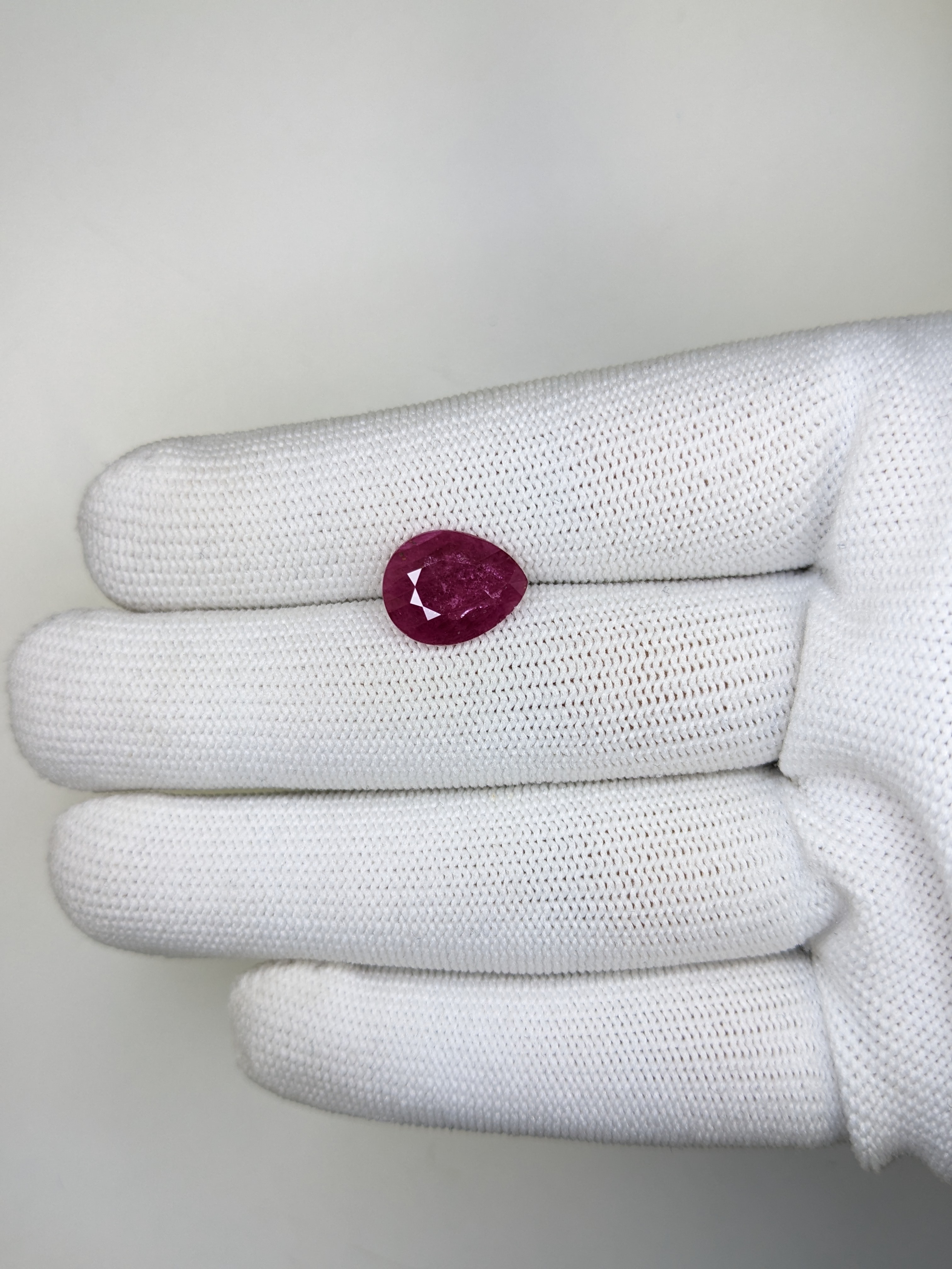 Ruby Oval: 4.70ct