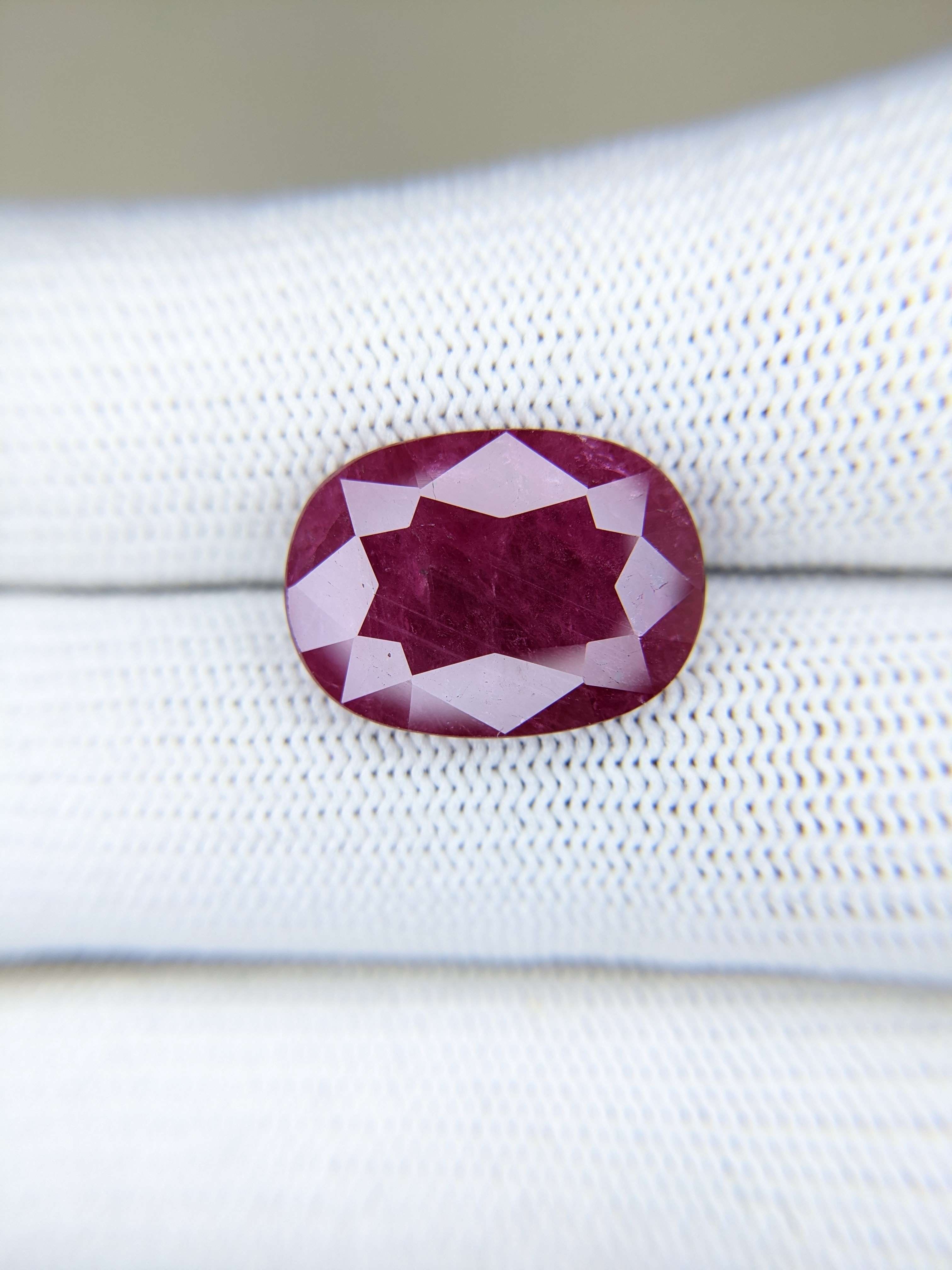 Ruby Oval: 10.59ct