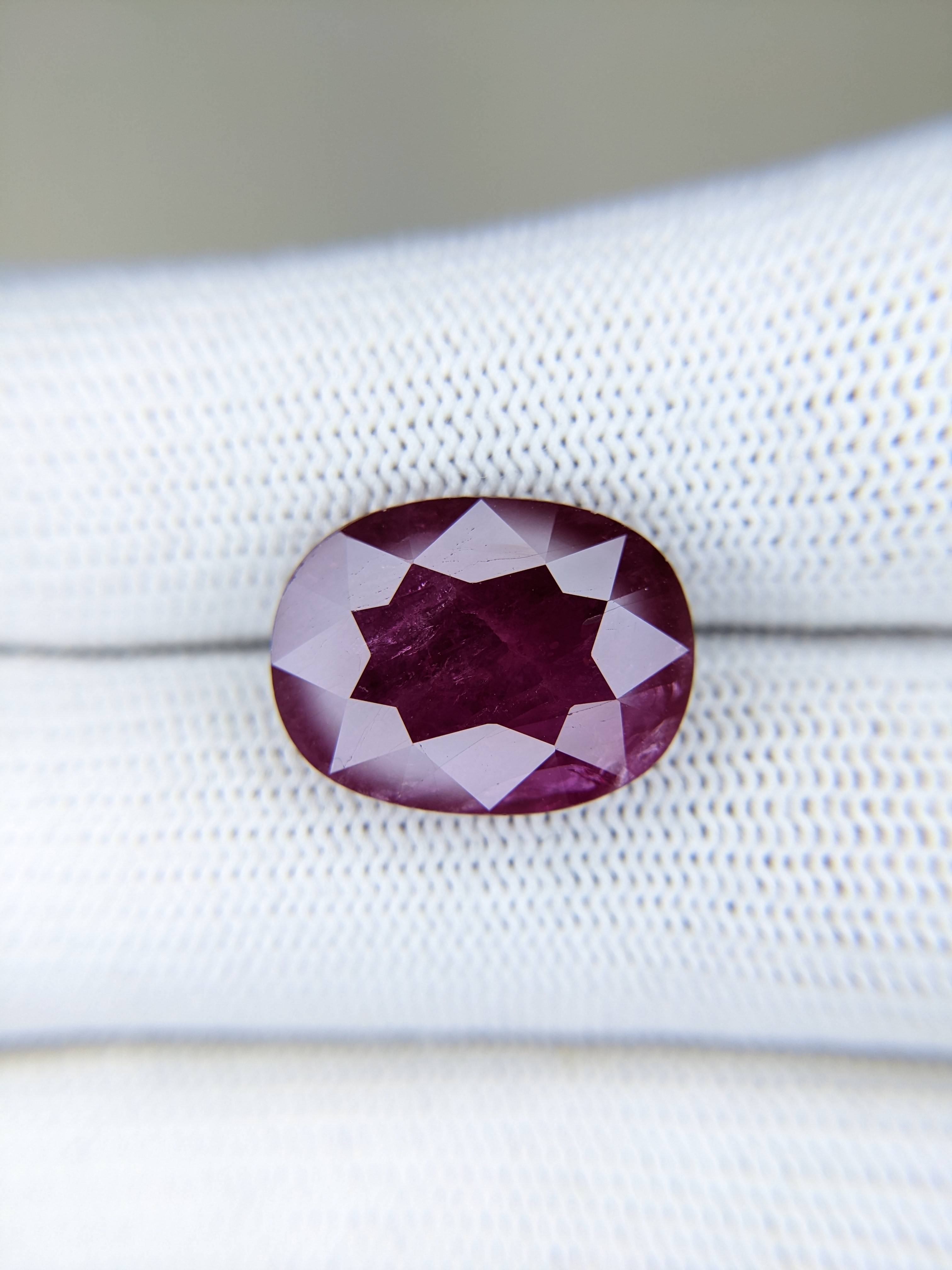 Ruby Oval: 10.73ct