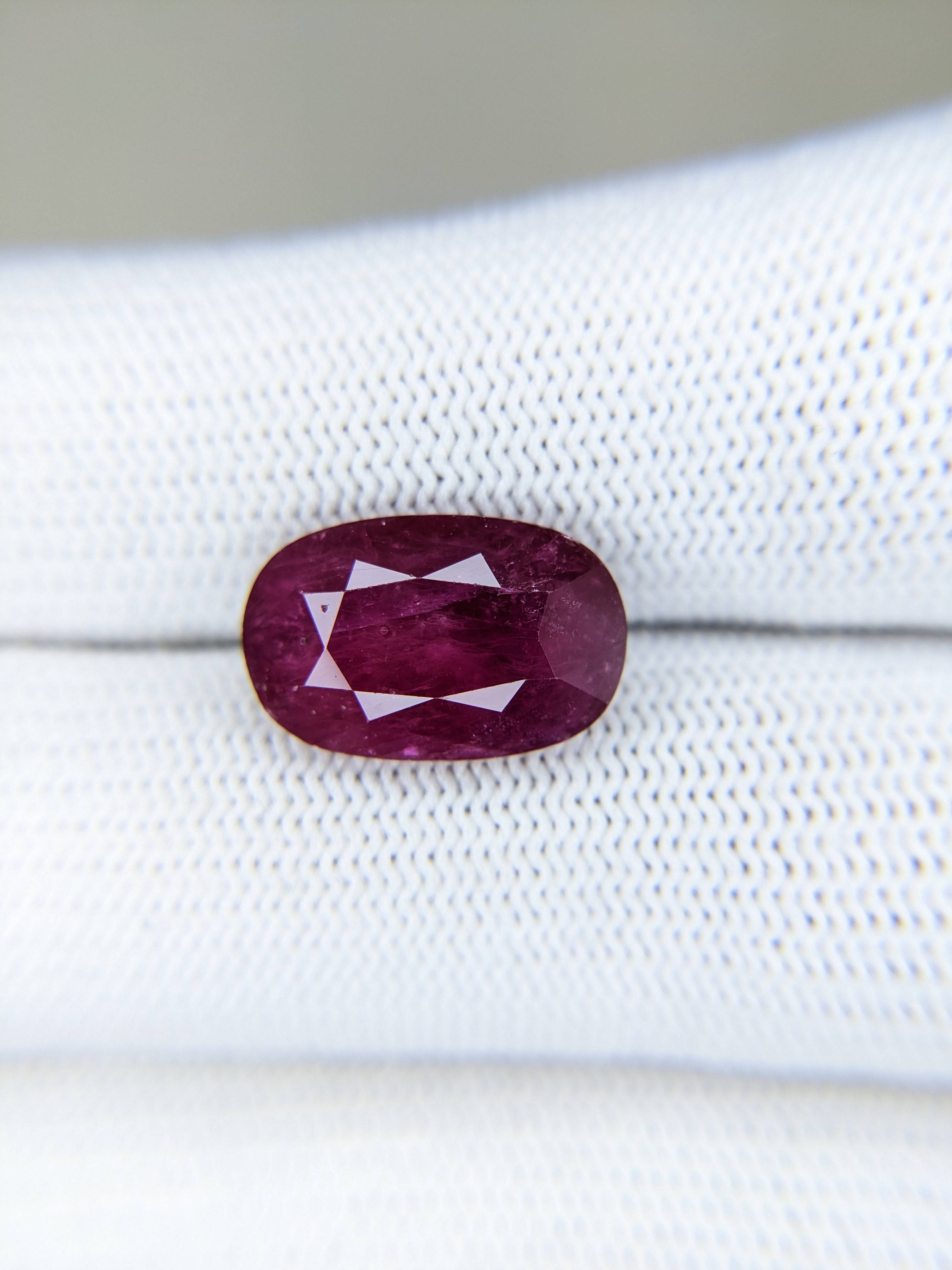 Ruby Oval: 7.26ct