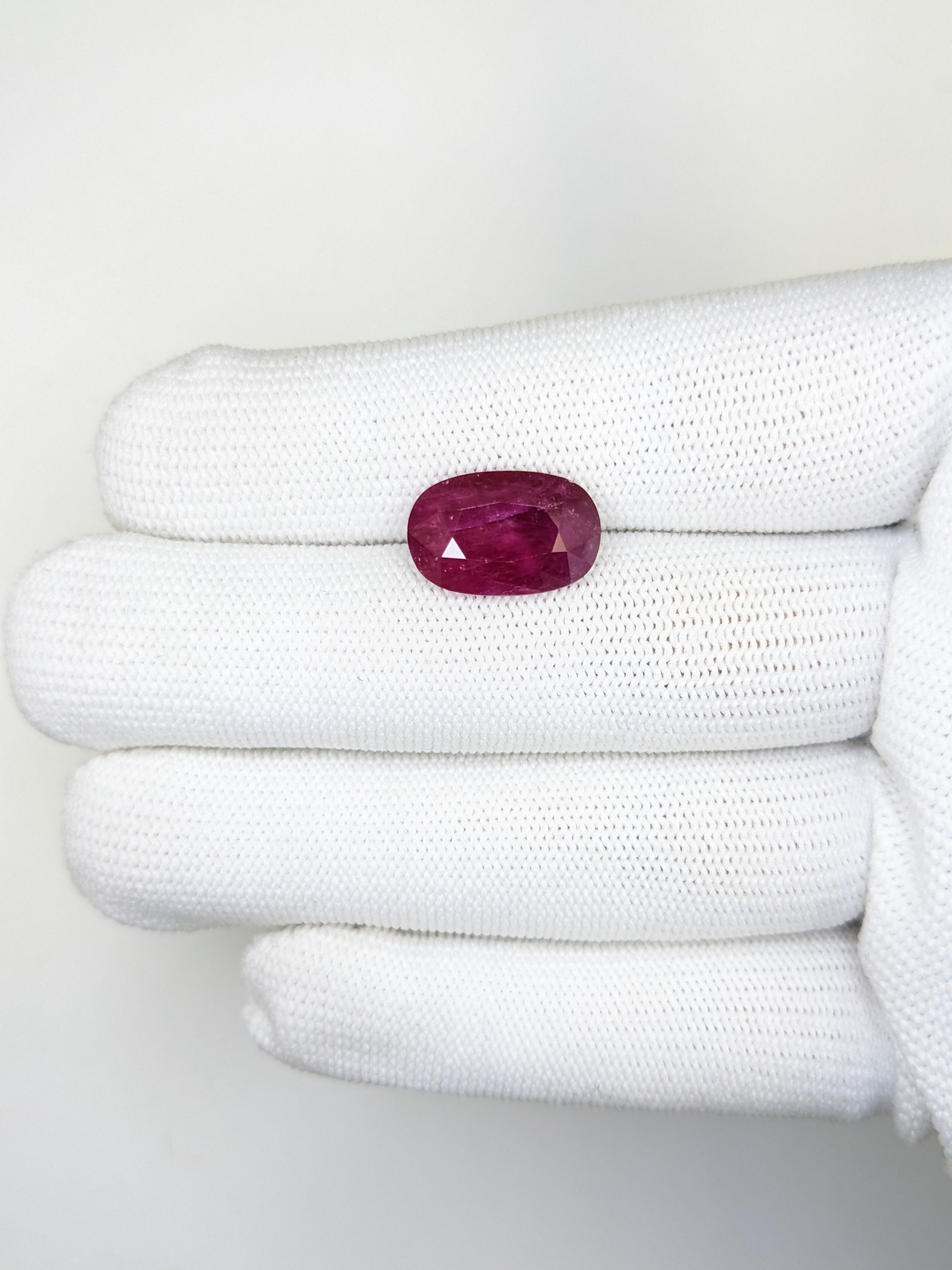 Ruby Oval: 7.26ct
