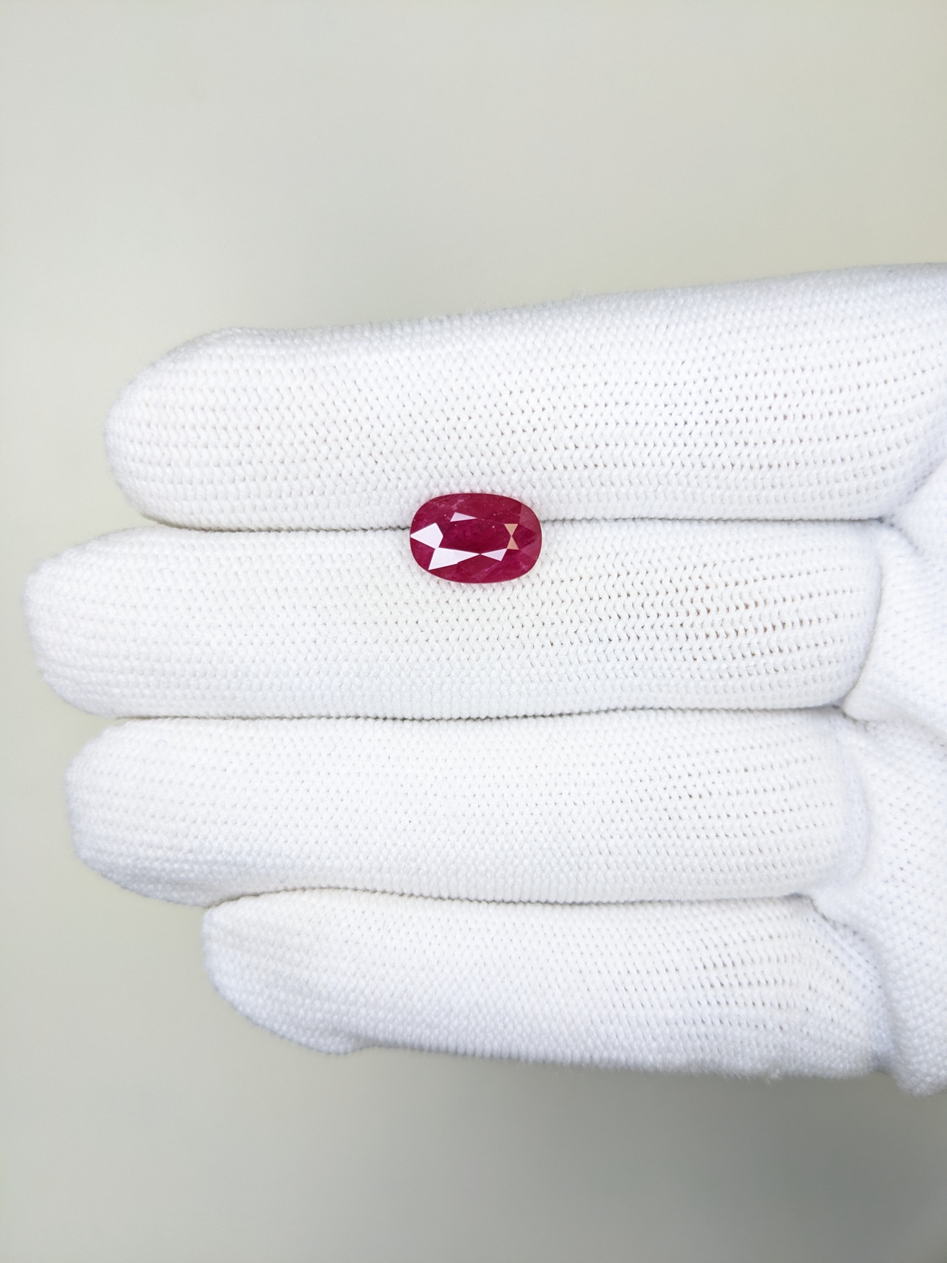RUBY Oval: 2.63ct