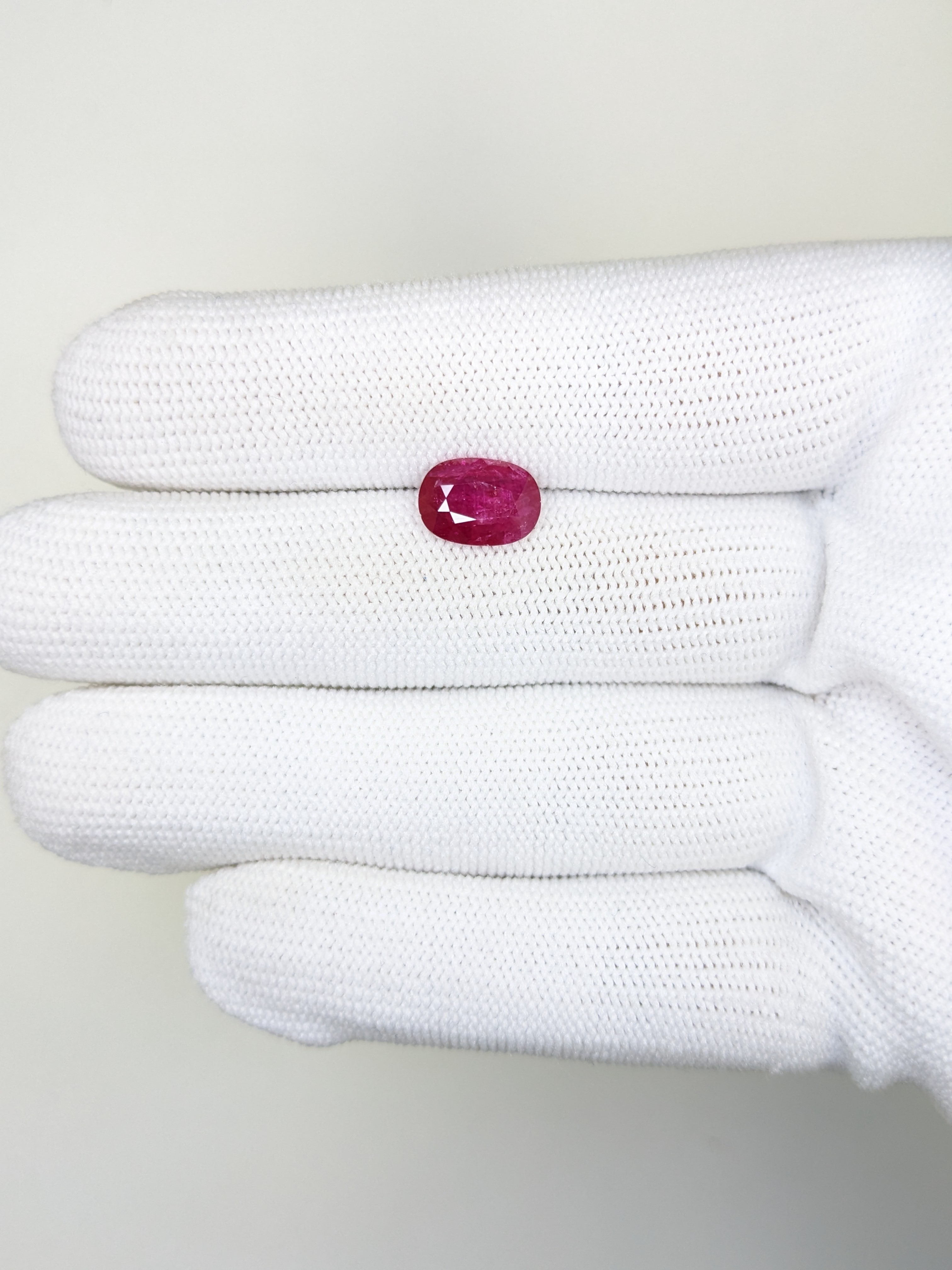RUBY Oval: 2.30ct