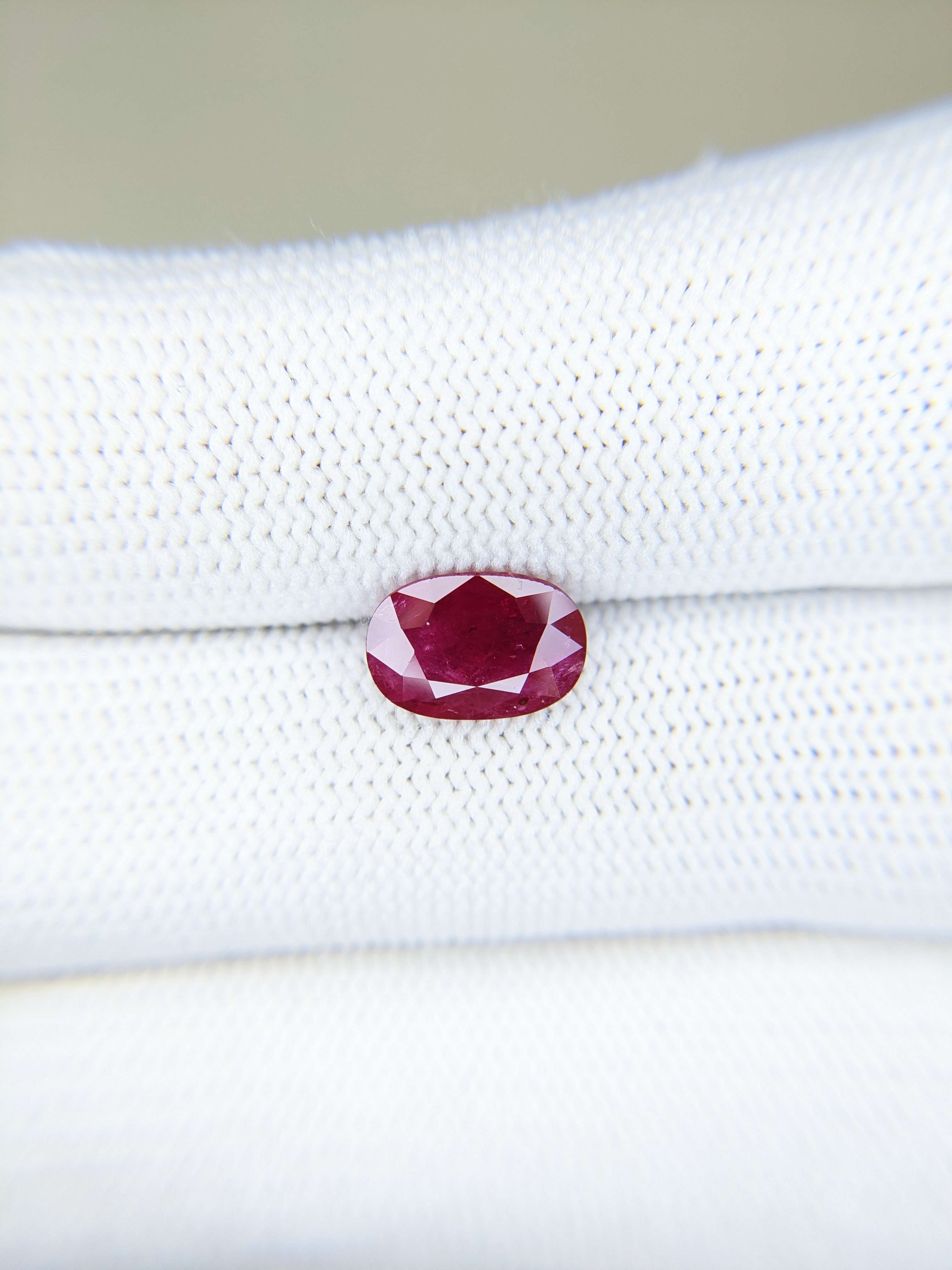 RUBY Oval: 1.93ct