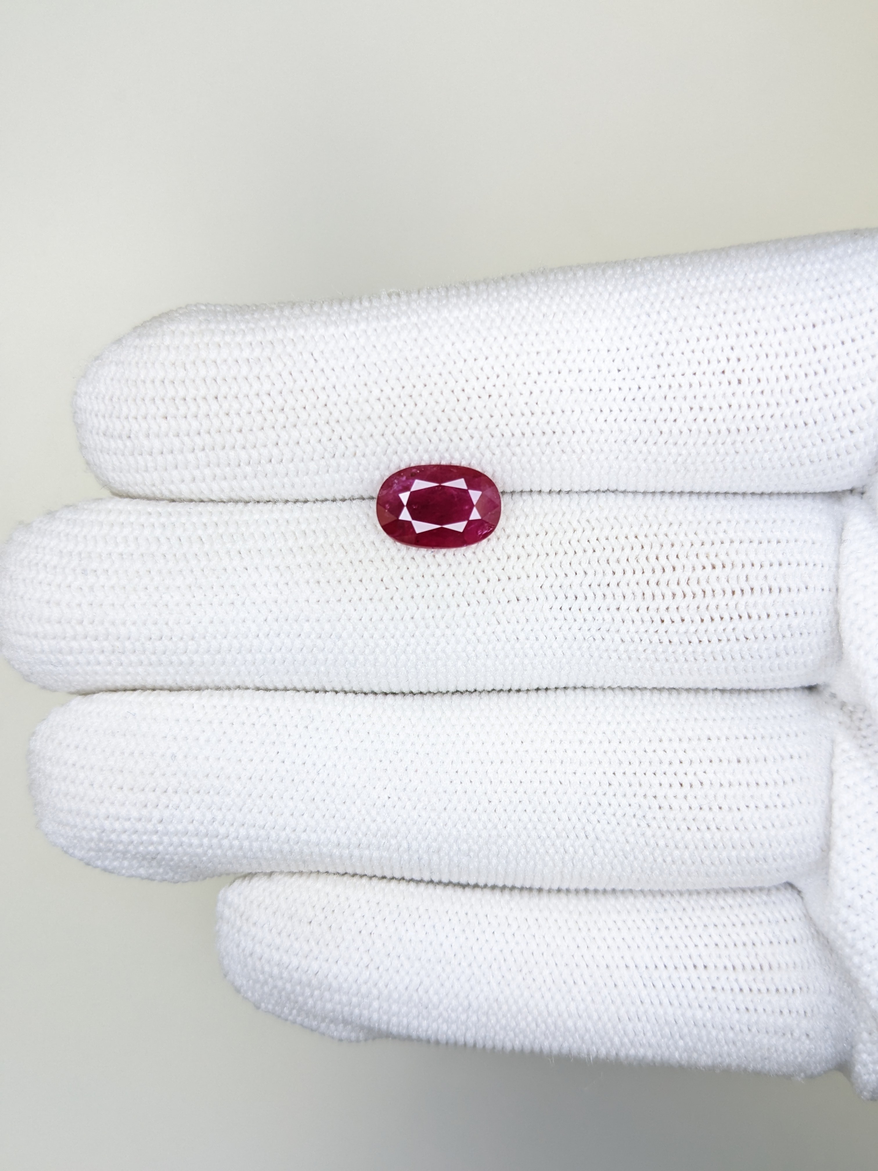 RUBY Oval: 1.93ct