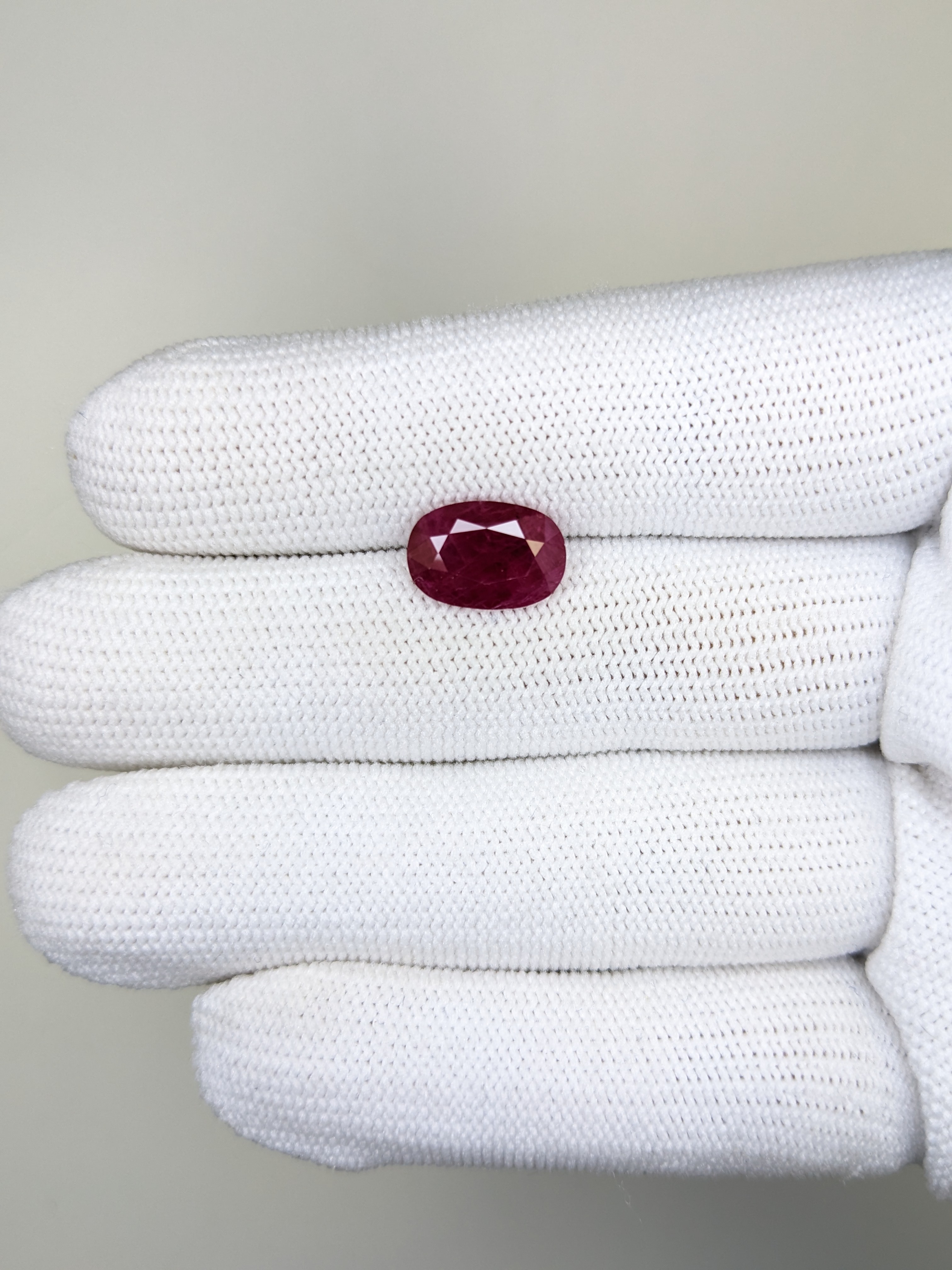 RUBY Oval: 3.65ct