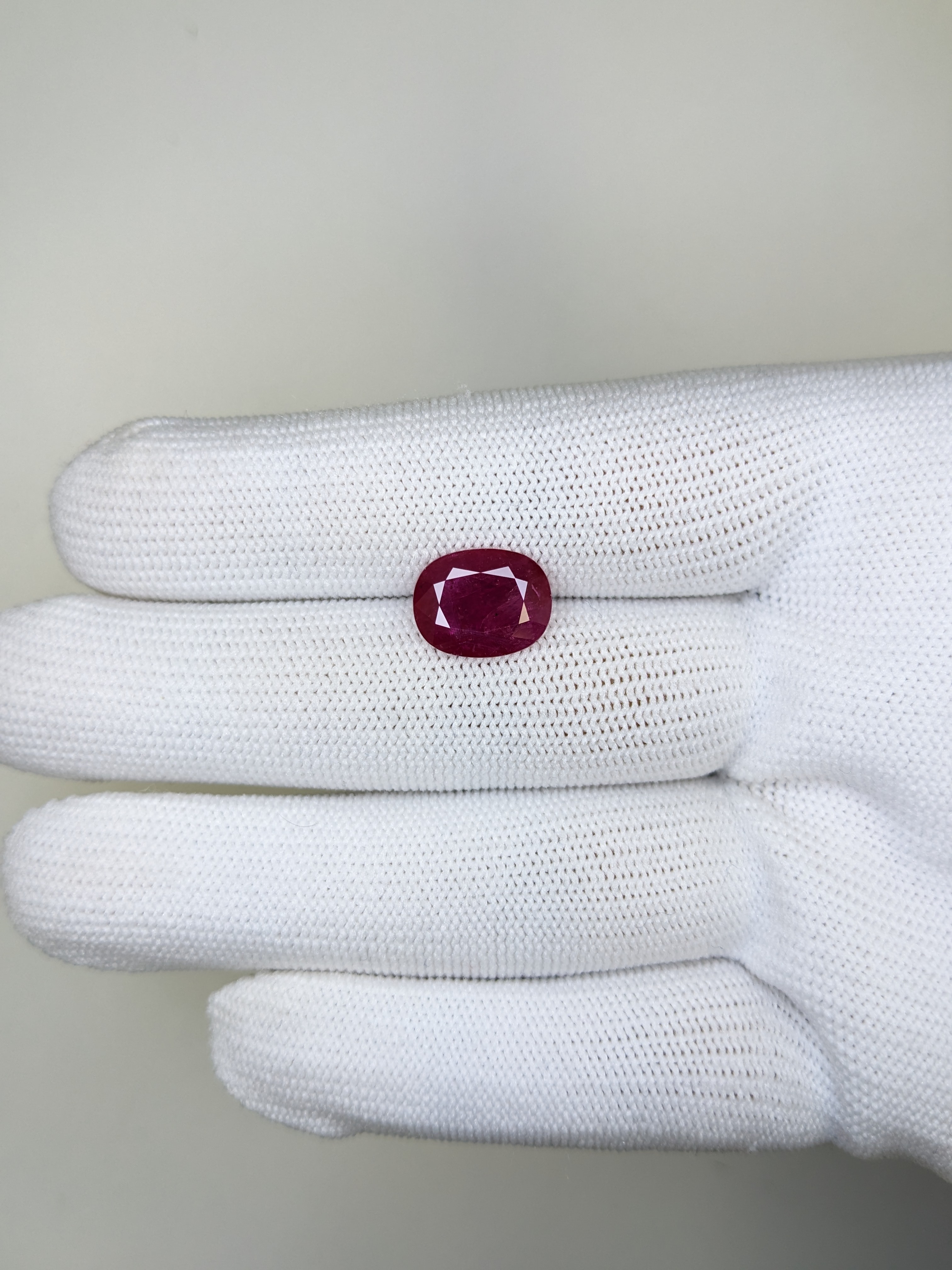 RUBY Oval: 4.42ct
