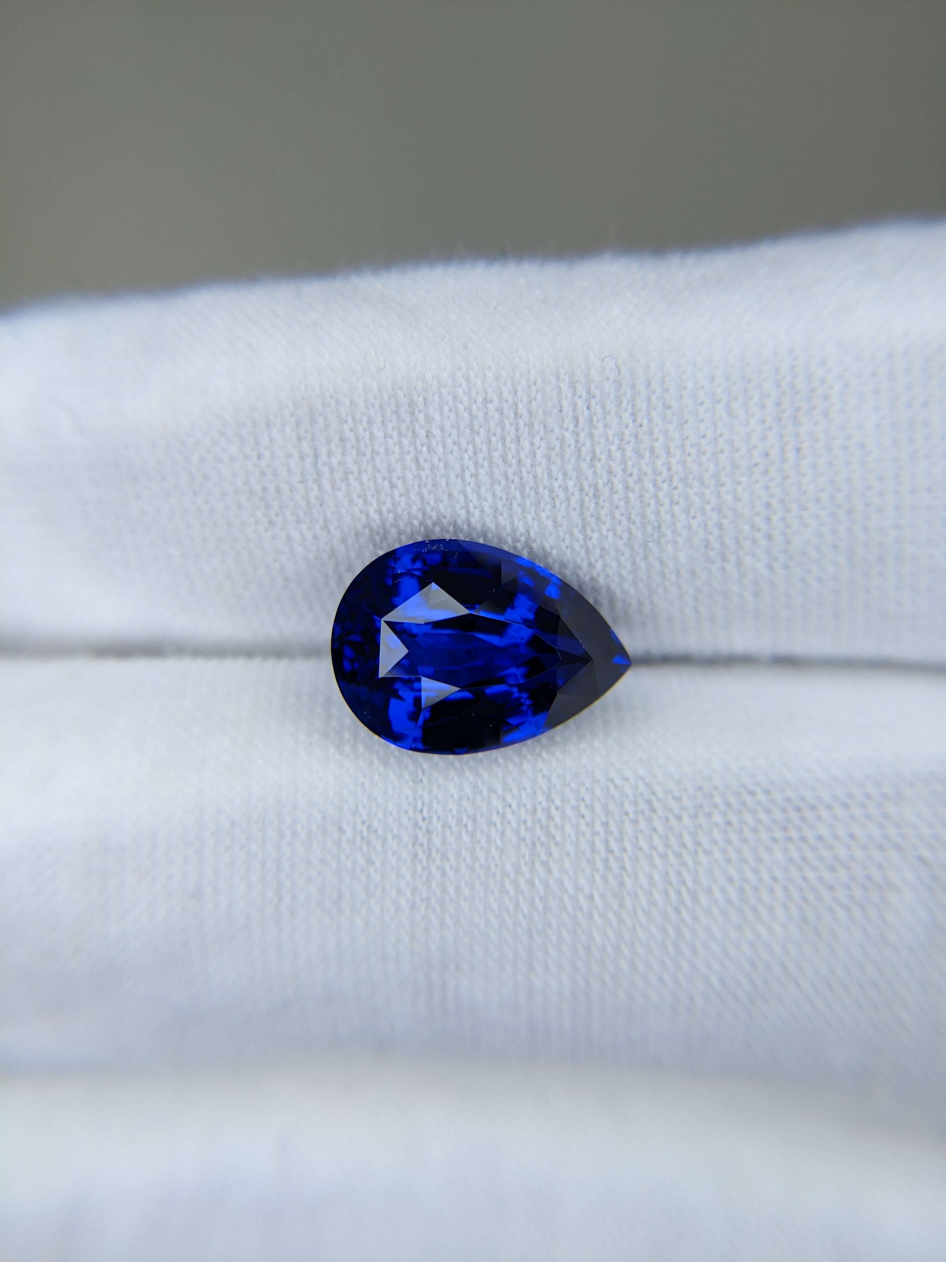 Blue Sapphire Pear: 5.21ct