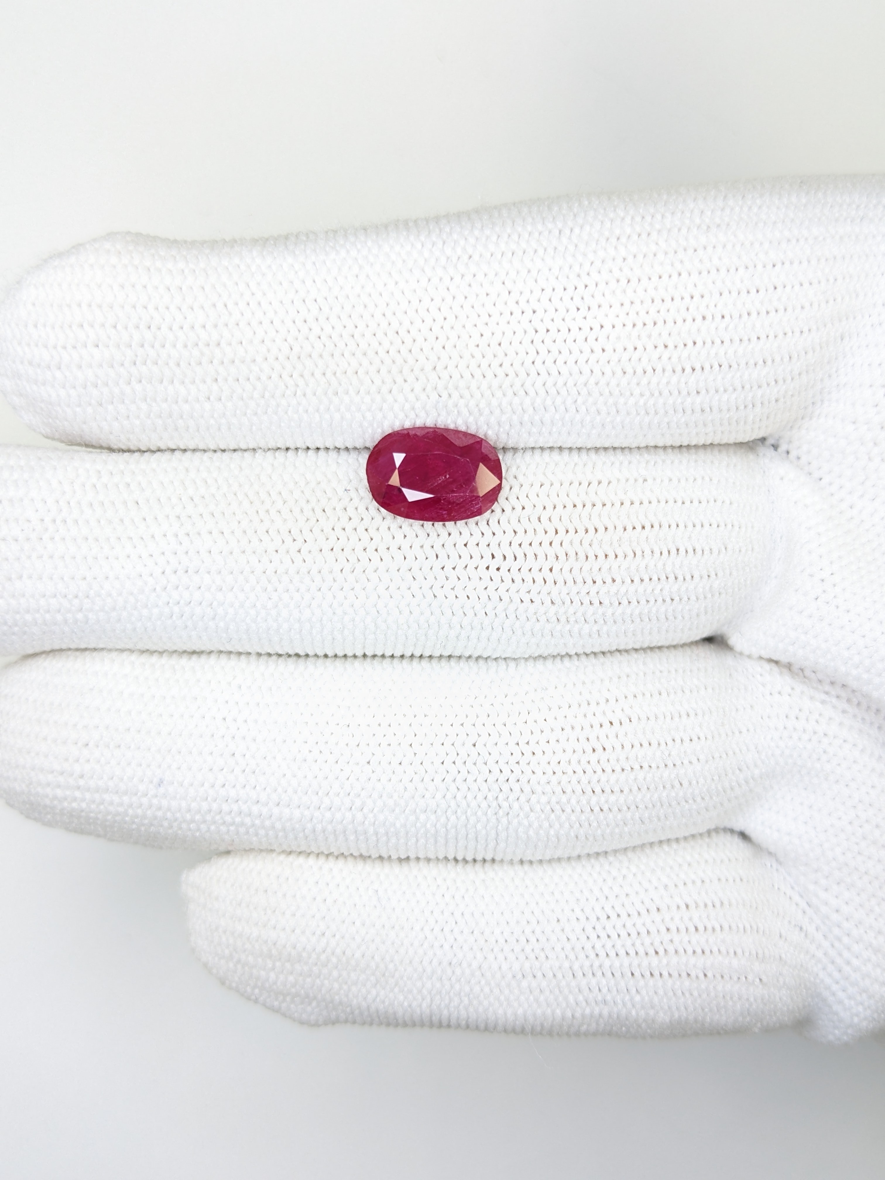 RUBY Oval: 2.14ct