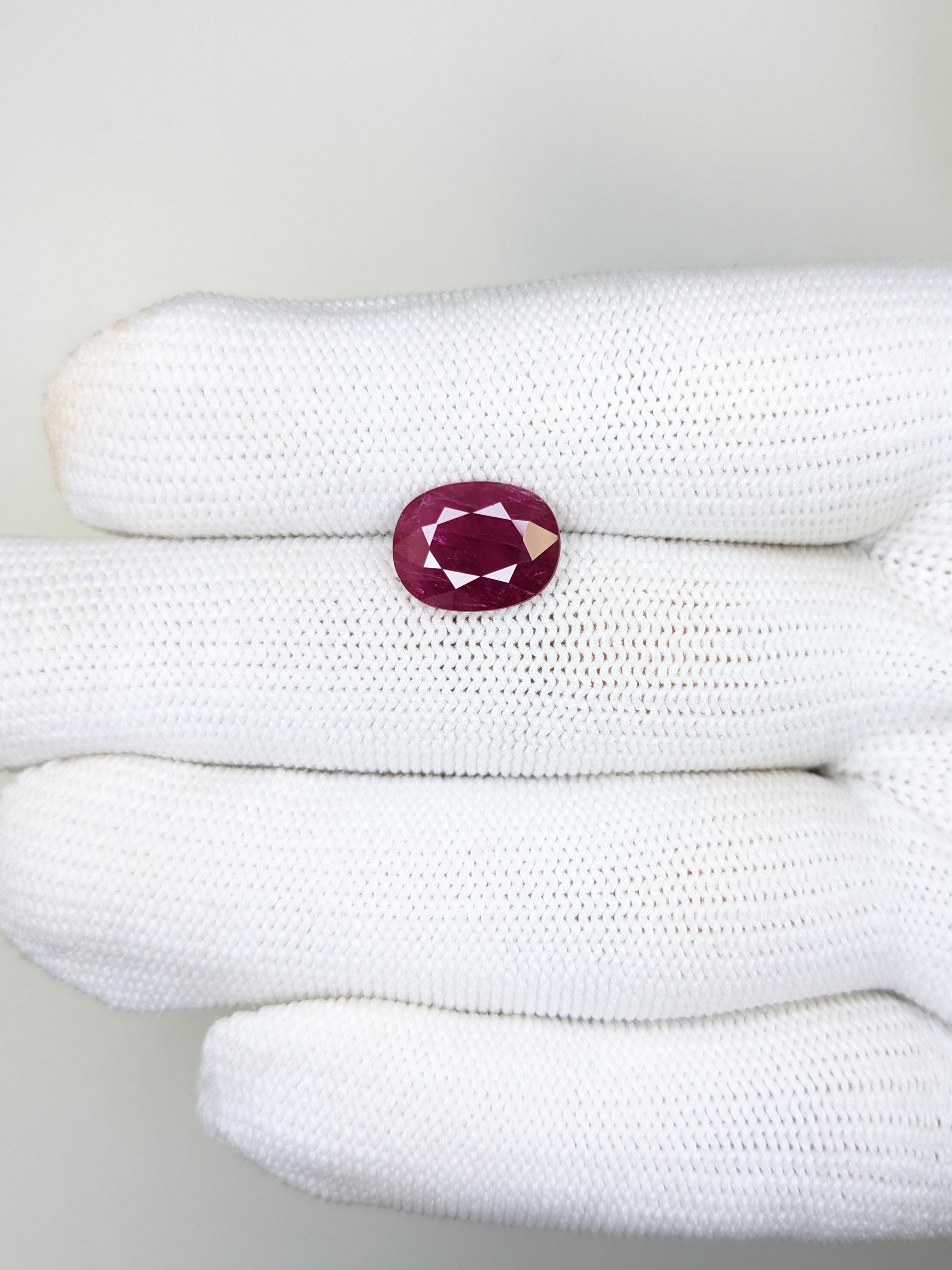 RUBY Oval: 3.44ct