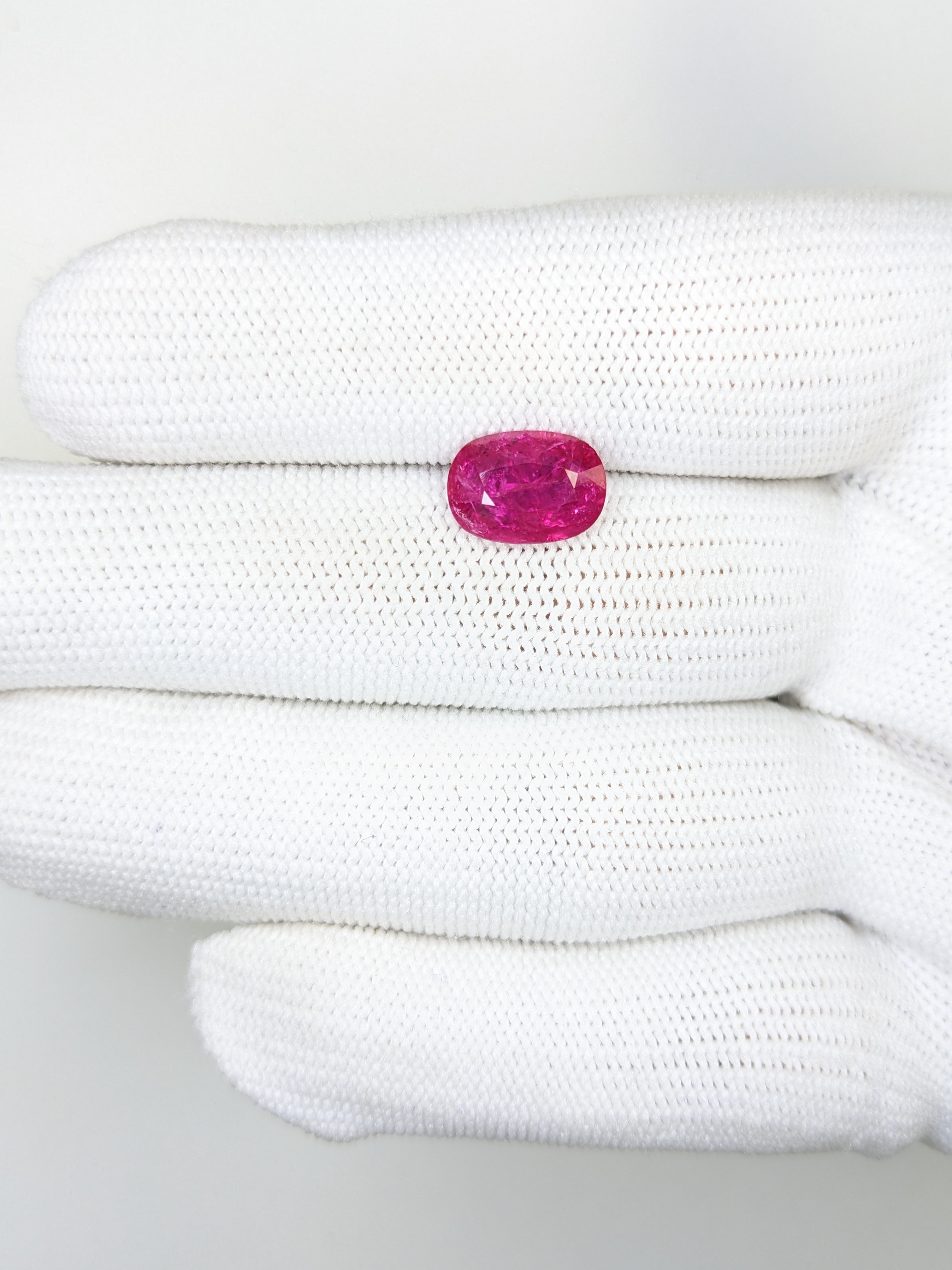 RUBY Oval: 2.94ct