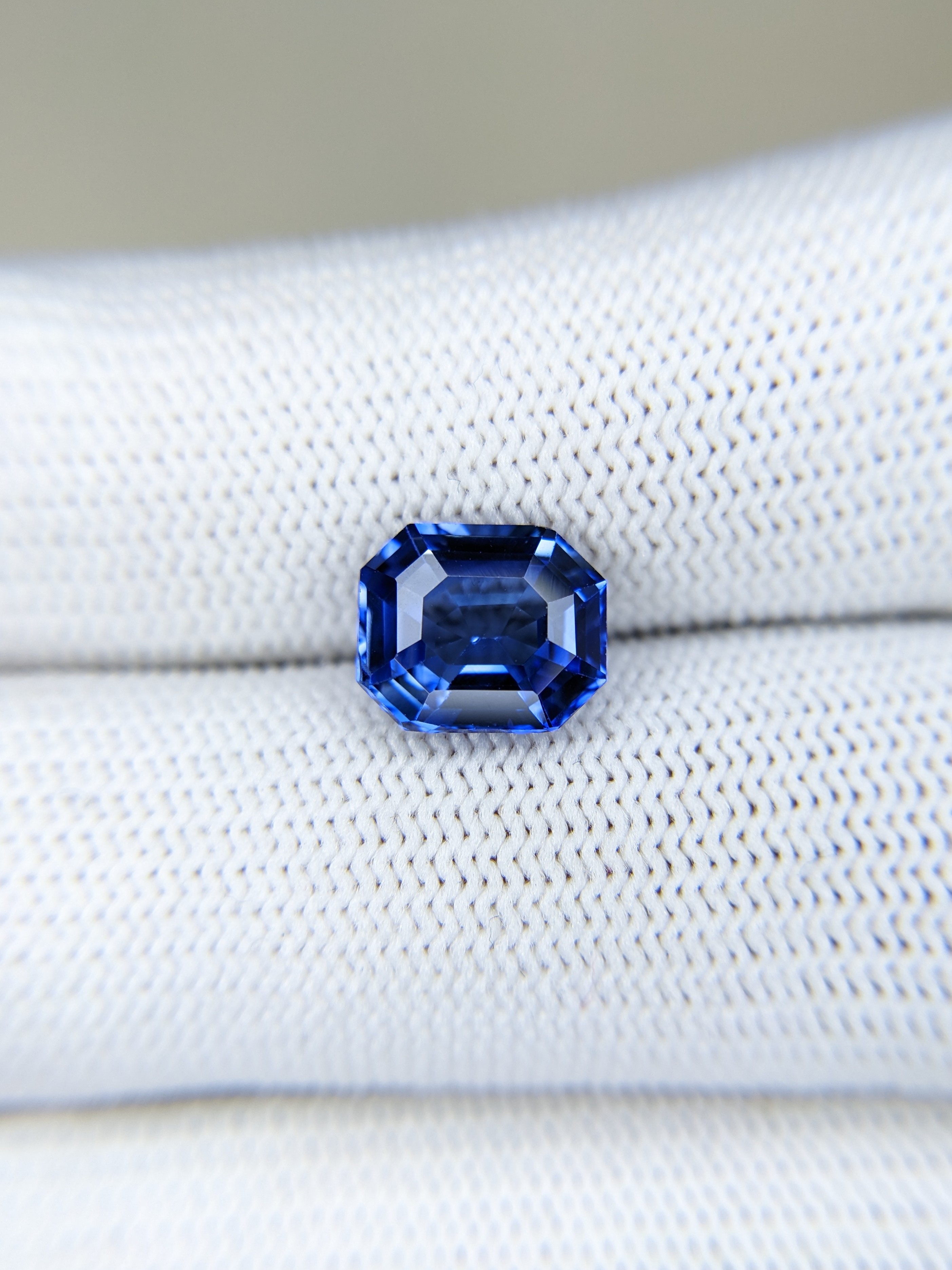 Sapphire Octagon: 3.20ct
