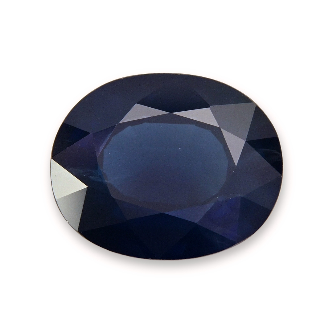 Sapphire Oval: 3.68ct