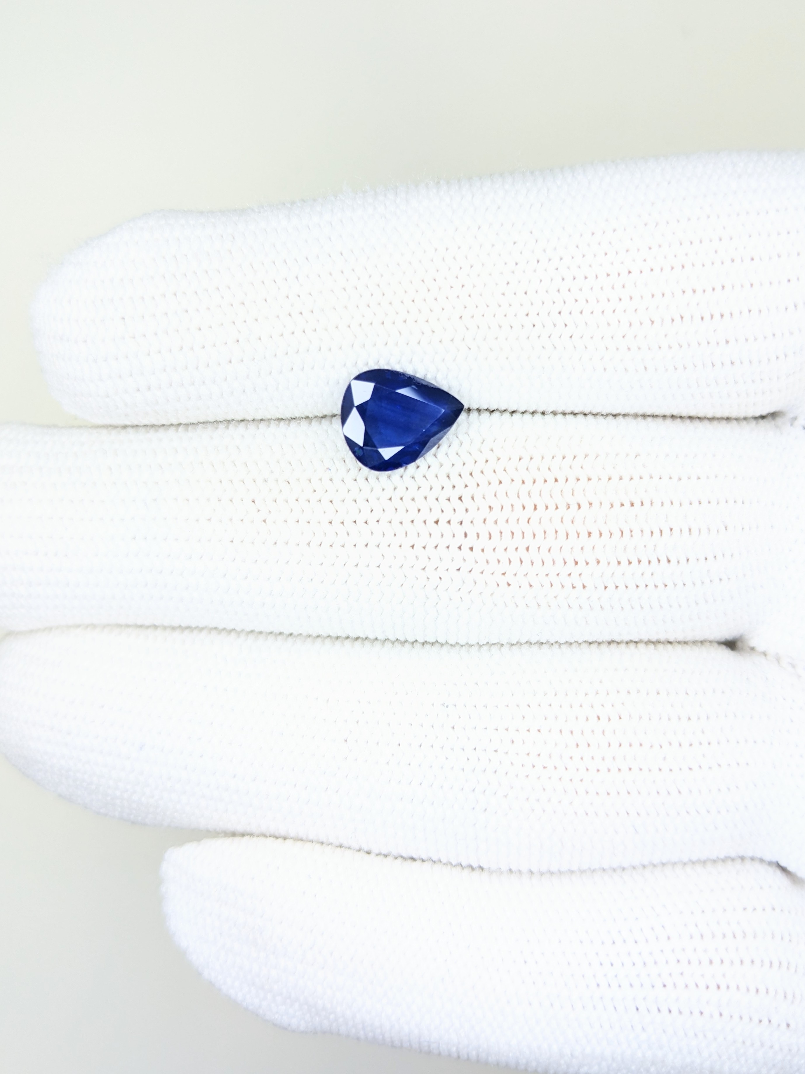 Sapphire Pear: 1.94ct