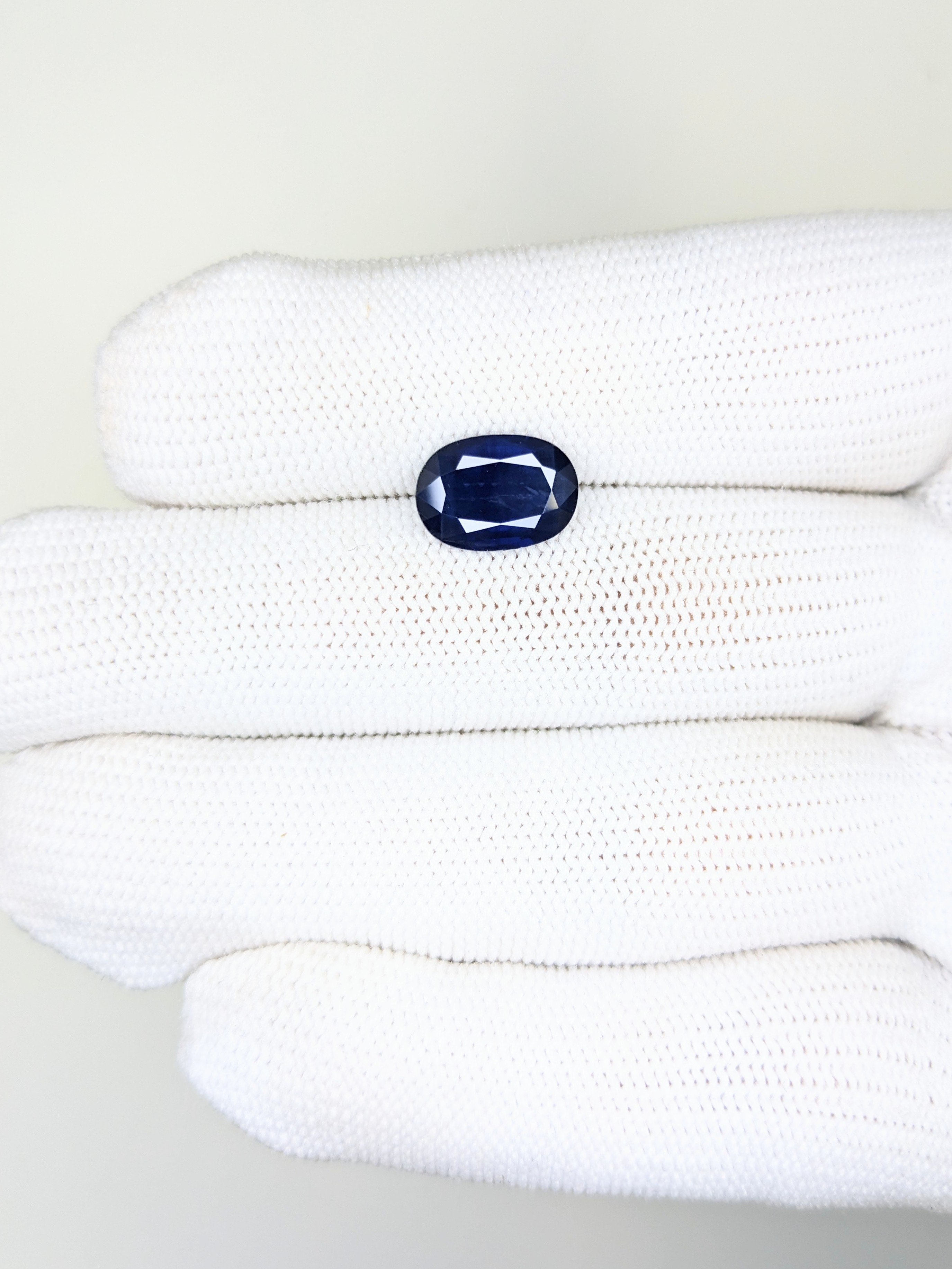 Sapphire Oval: 3.25ct