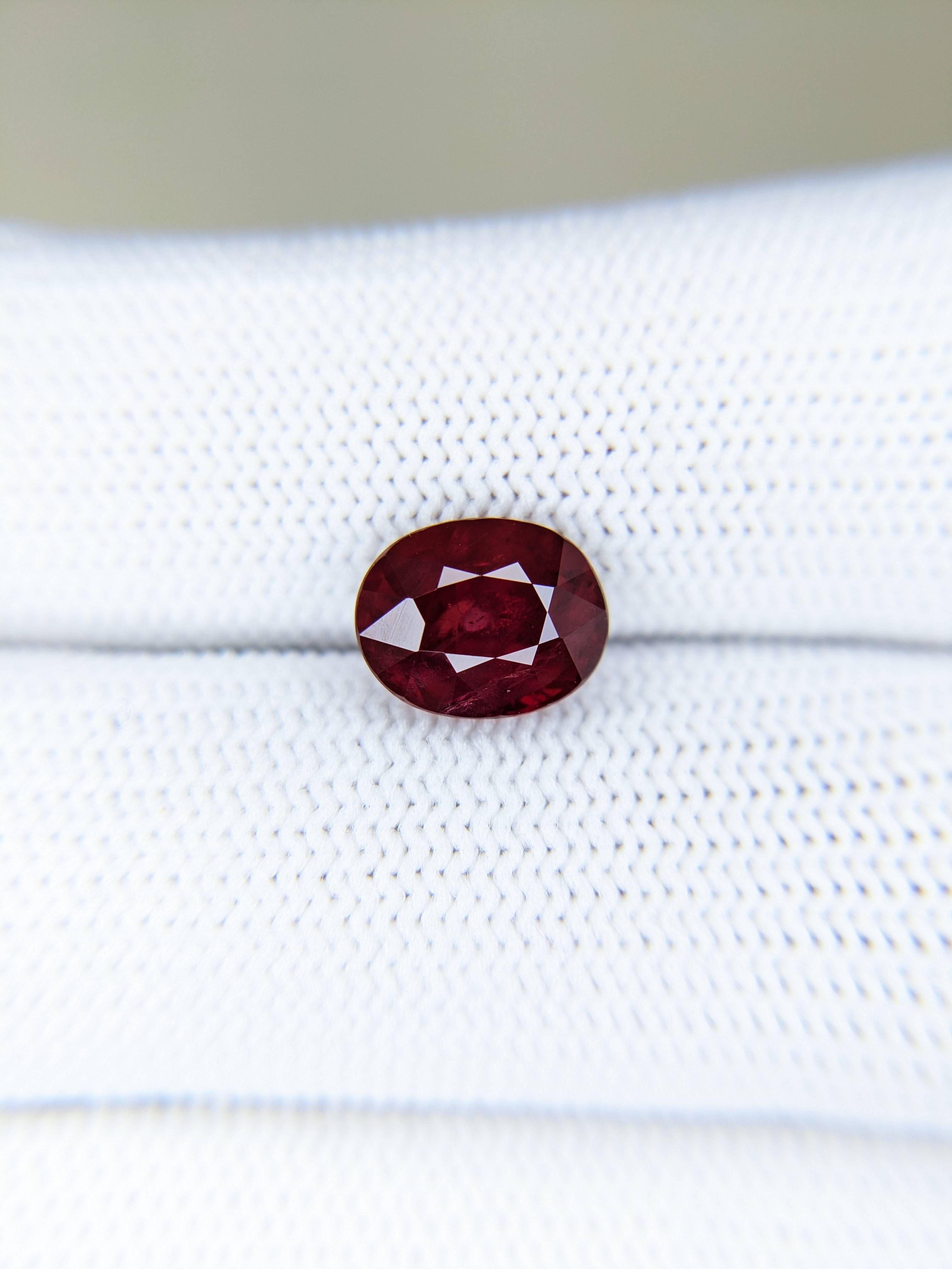 Ruby Oval: 3.10ct
