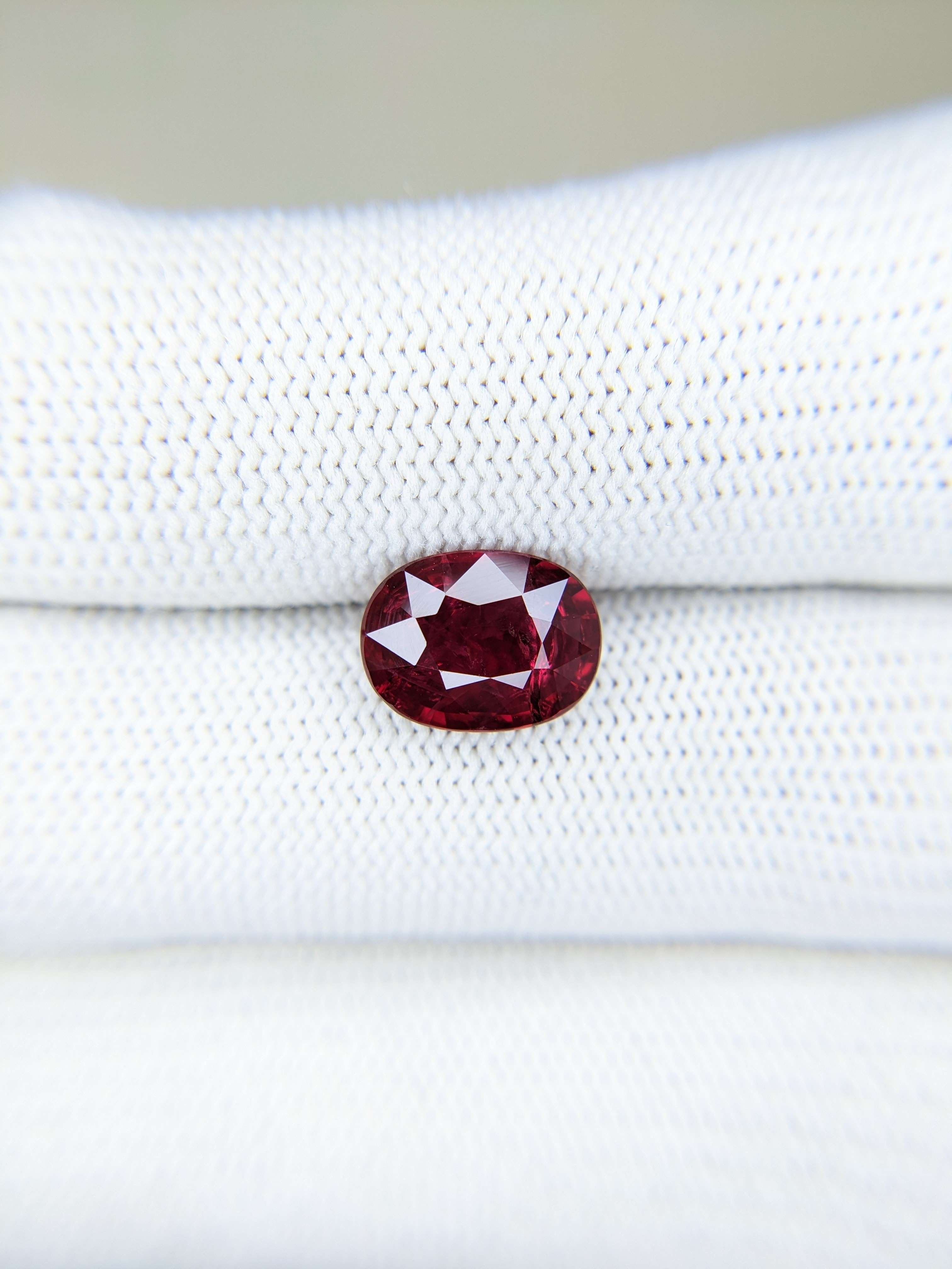 Ruby Oval: 3.34ct