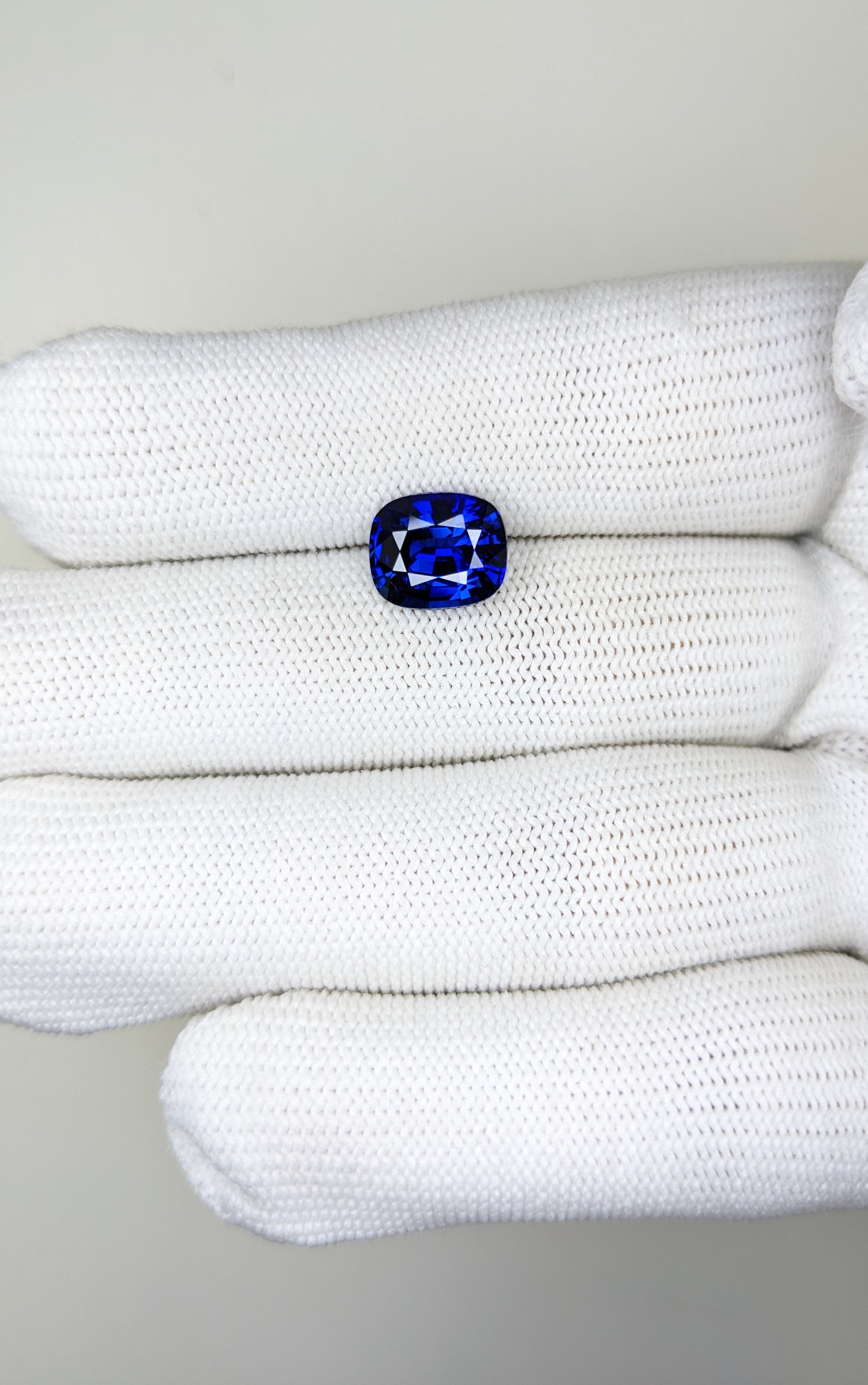 Sapphire Cushion: 4.03ct