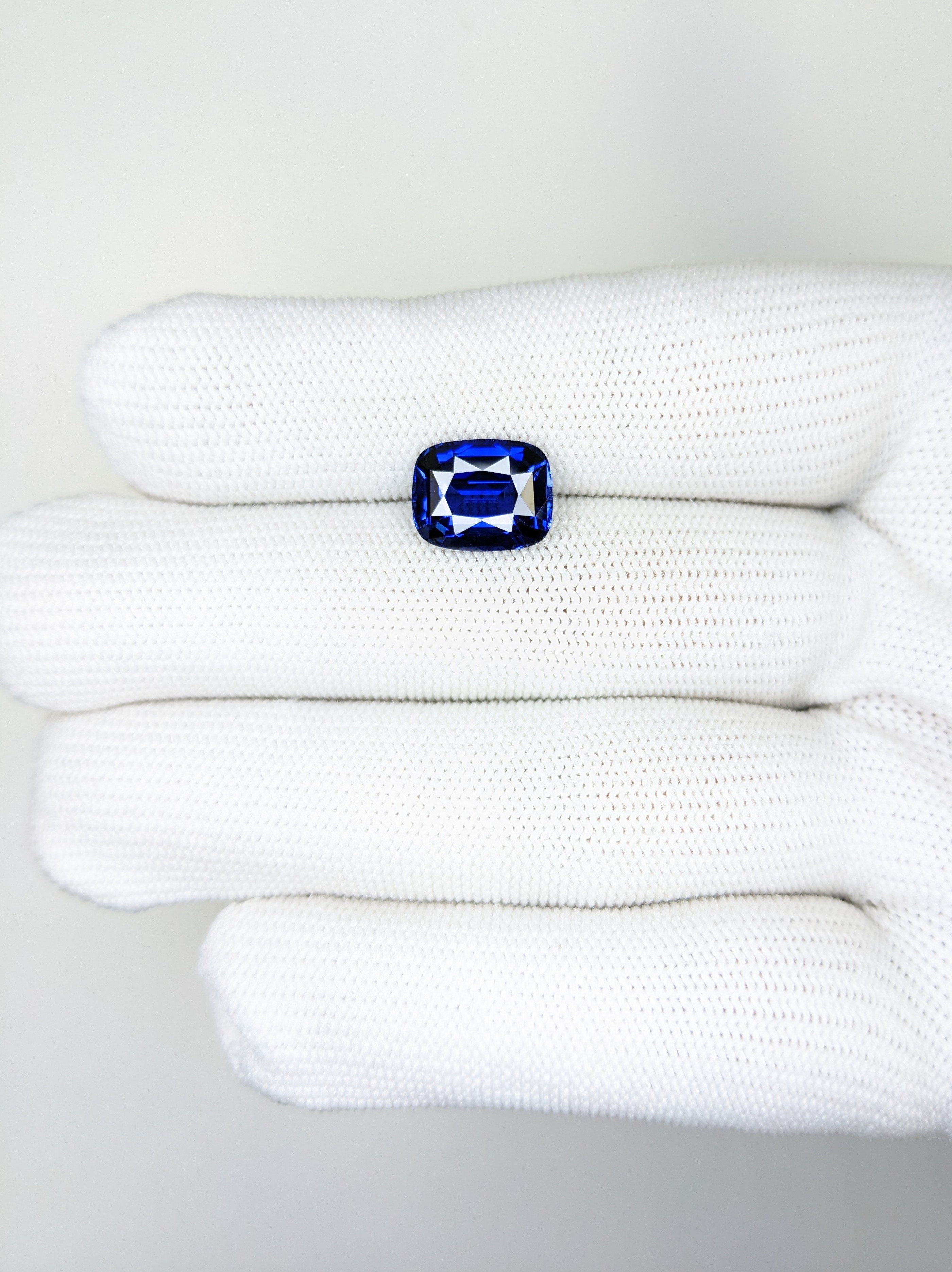 Sapphire Cushion: 4.65ct