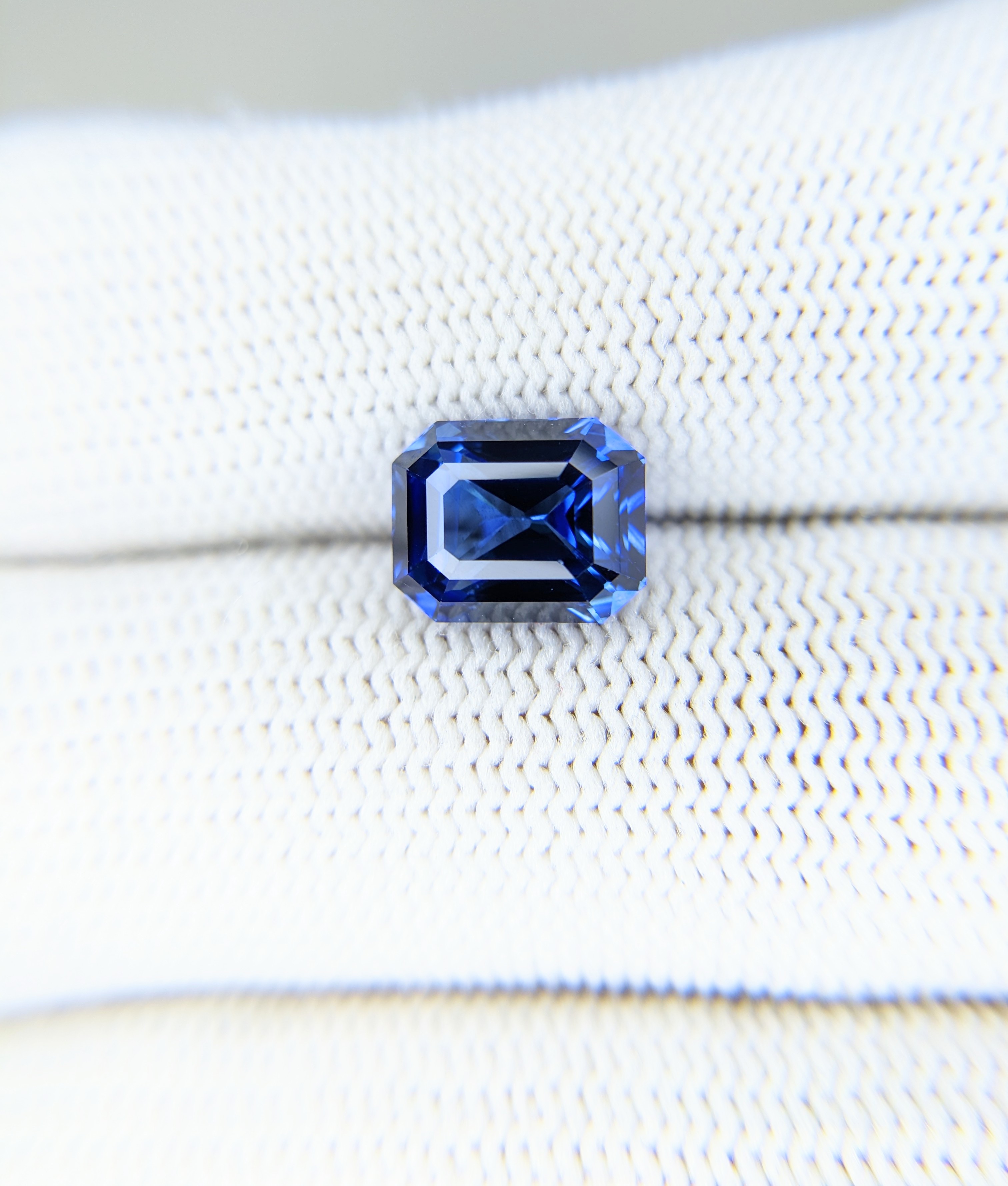 Sapphire Octagonal: 4.17ct