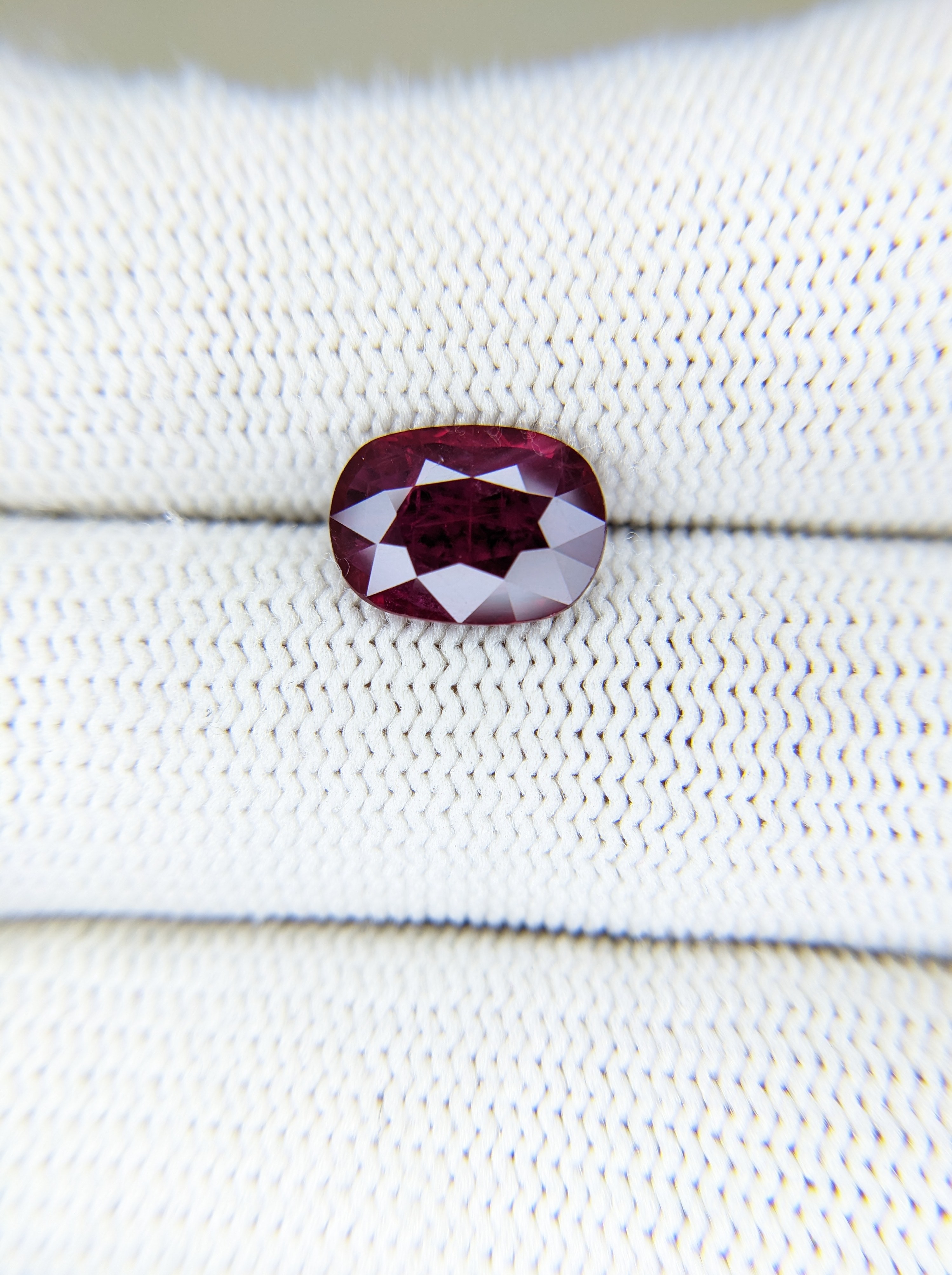 RUBY Cushion: 3.01ct